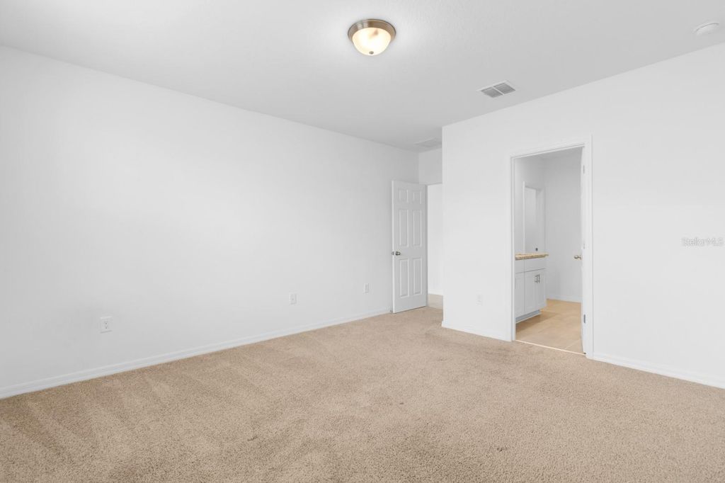 Image 13 of property listing at 1158 FORESHORE LANE, Haines City, FL 33844