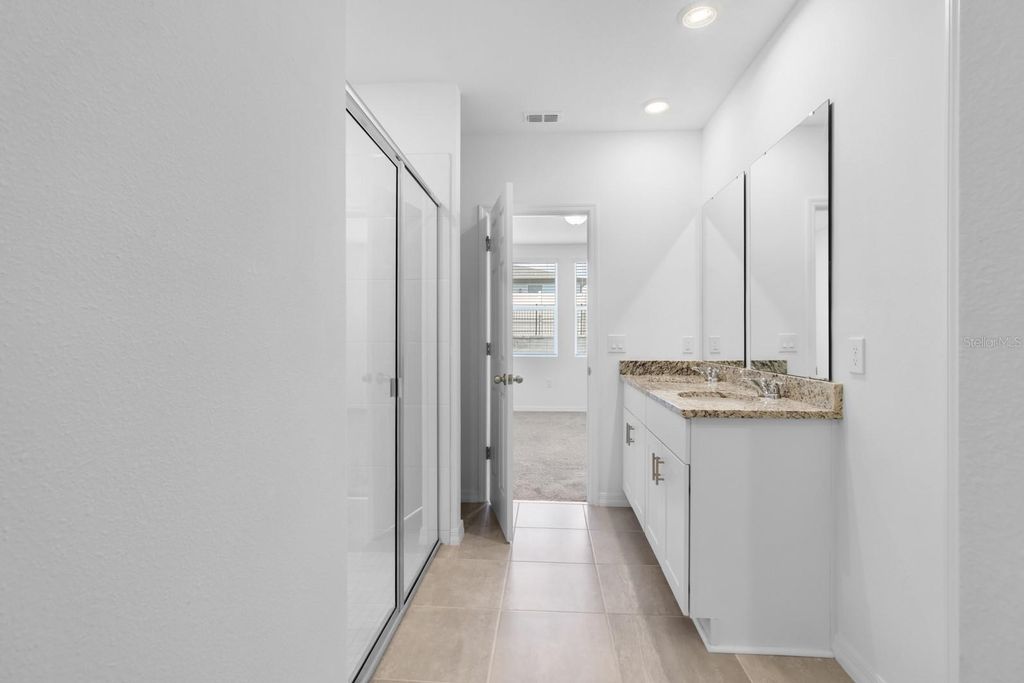 Image 16 of property listing at 1158 FORESHORE LANE, Haines City, FL 33844