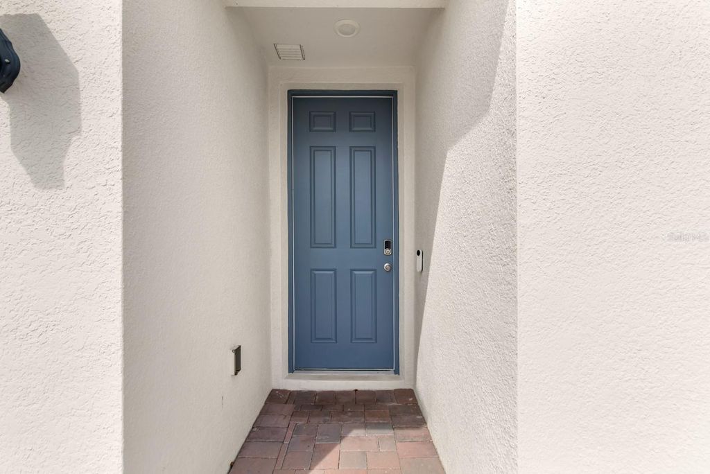 Image 3 of property listing at 1158 FORESHORE LANE, Haines City, FL 33844