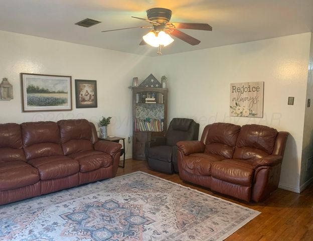 2233 SE 23RD Avenue, Amarillo, TX 79103