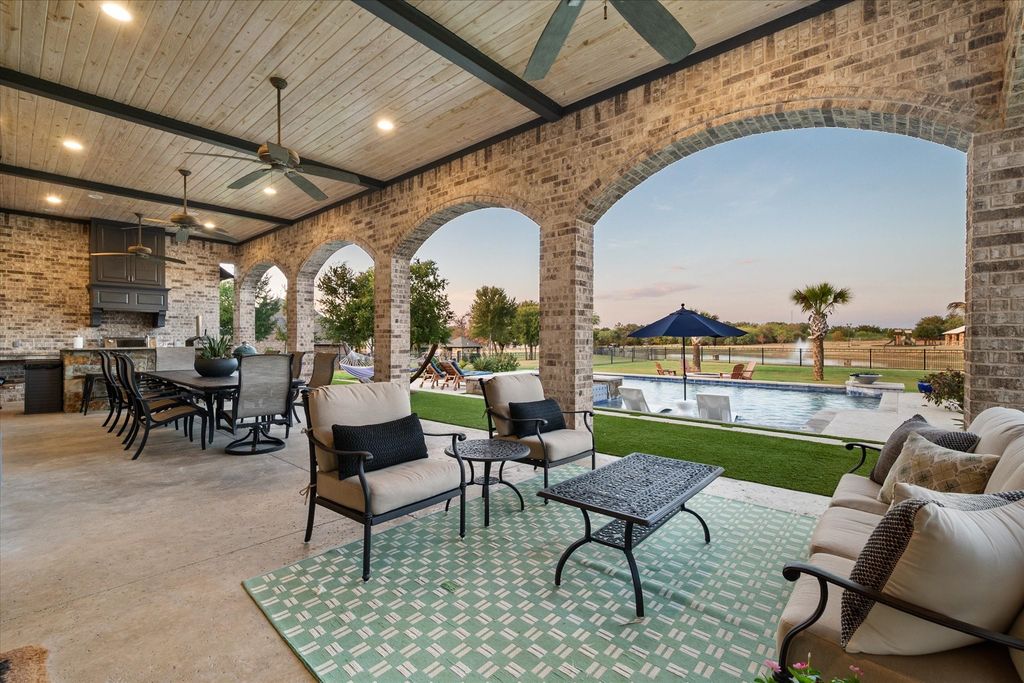 10613 Kyle Circle, Burleson, TX 76028 — photo 4