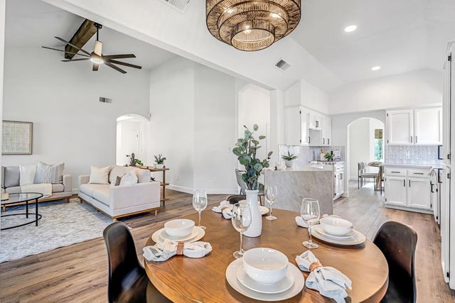 1760 E Omaha Avenue, Fresno, CA 93720