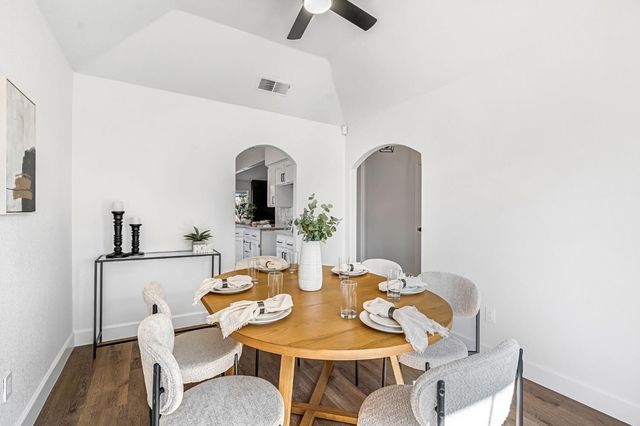 1760 E Omaha Avenue, Fresno, CA 93720