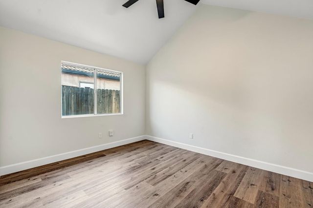 1760 E Omaha Avenue, Fresno, CA 93720