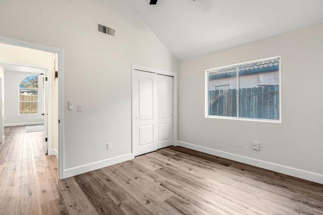 1760 E Omaha Avenue, Fresno, CA 93720