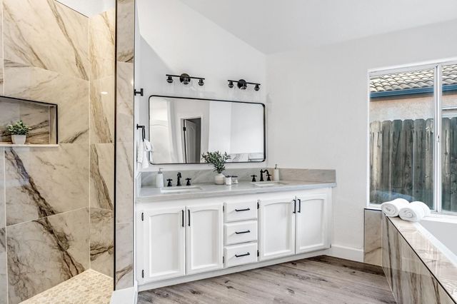 1760 E Omaha Avenue, Fresno, CA 93720