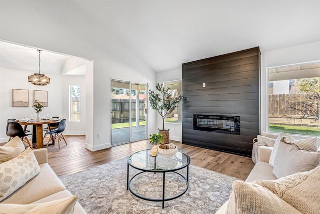 1760 E Omaha Avenue, Fresno, CA 93720