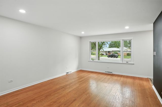 3312 E 170th Street, Lansing, IL 60438