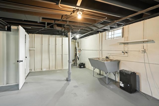 3312 E 170th Street, Lansing, IL 60438