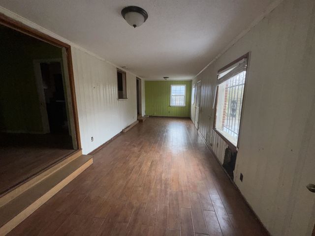 1308 E RAINES RD, Memphis, TN 38116