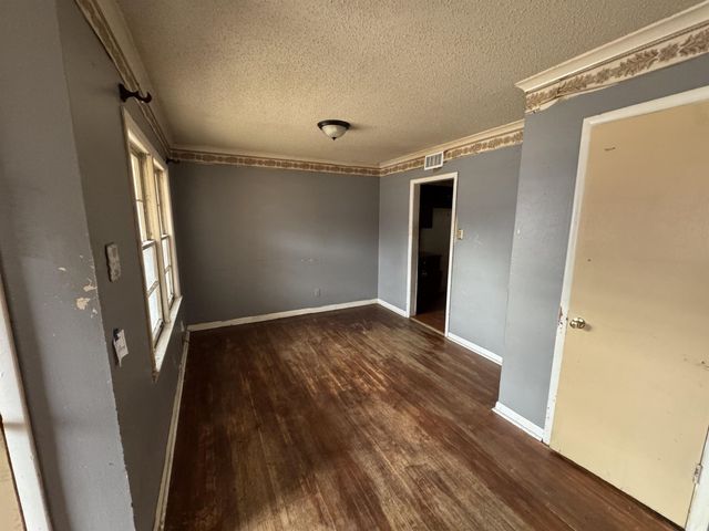 1308 E RAINES RD, Memphis, TN 38116