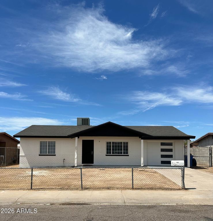 1542 W CARSON Road, Phoenix, AZ 85041