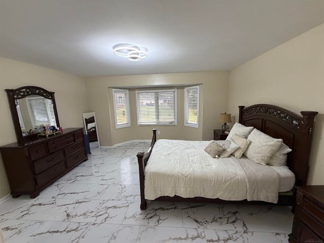 47040 W Wayford Drive Drive, Shelby Twp, MI 48315