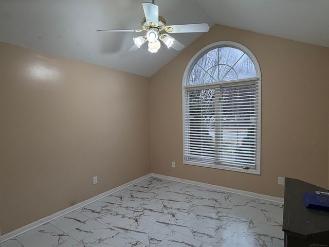 47040 W Wayford Drive Drive, Shelby Twp, MI 48315