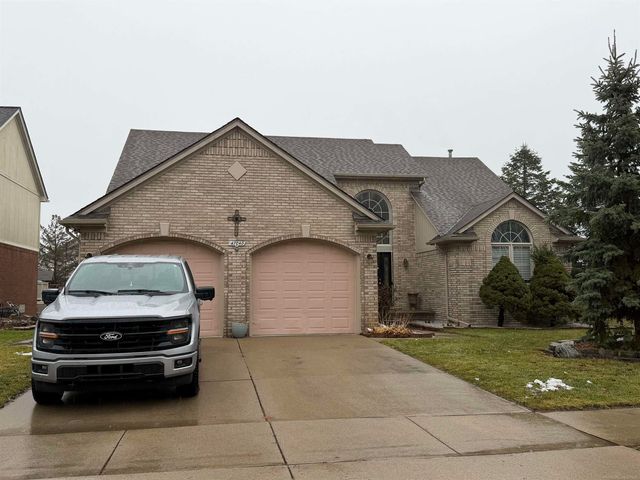 47040 W Wayford Drive Drive, Shelby Twp, MI 48315