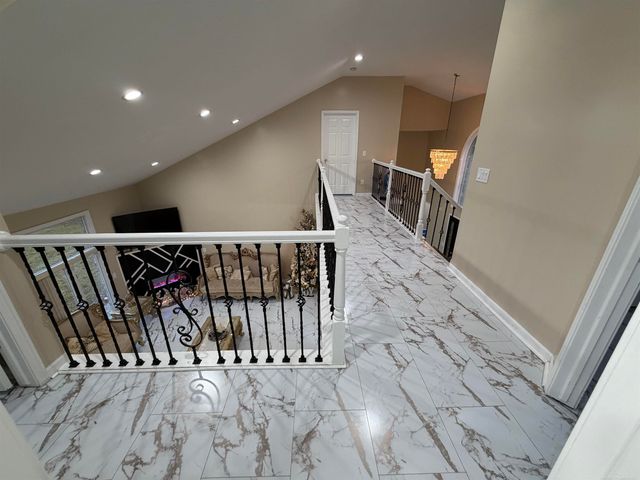 47040 W Wayford Drive Drive, Shelby Twp, MI 48315