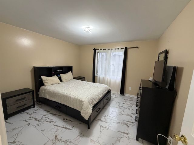 47040 W Wayford Drive Drive, Shelby Twp, MI 48315