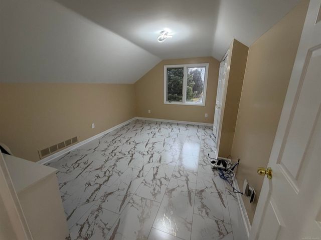 47040 W Wayford Drive Drive, Shelby Twp, MI 48315