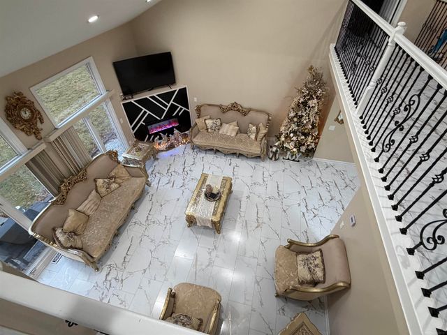 47040 W Wayford Drive Drive, Shelby Twp, MI 48315