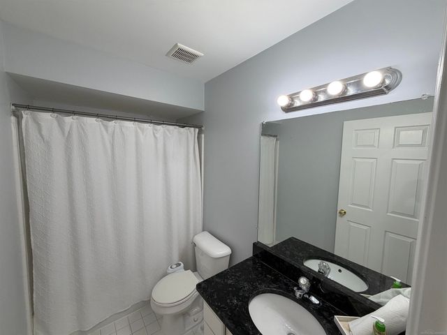 47040 W Wayford Drive Drive, Shelby Twp, MI 48315