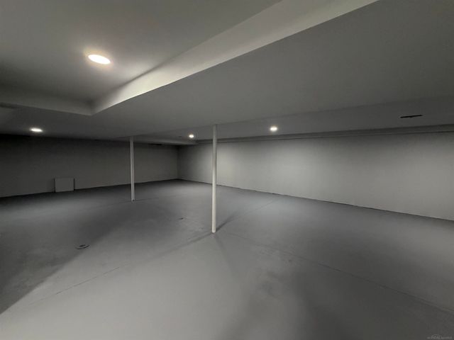 47040 W Wayford Drive Drive, Shelby Twp, MI 48315