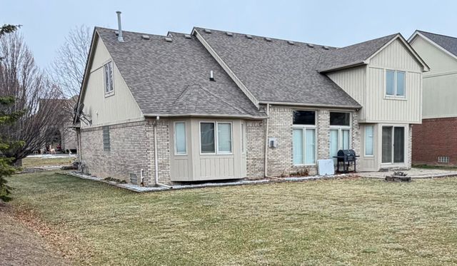 47040 W Wayford Drive Drive, Shelby Twp, MI 48315
