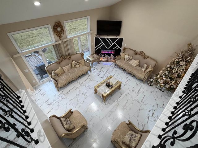 47040 W Wayford Drive Drive, Shelby Twp, MI 48315