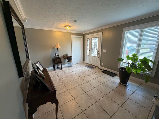 37 Cayenne Lane, London, KY 40741