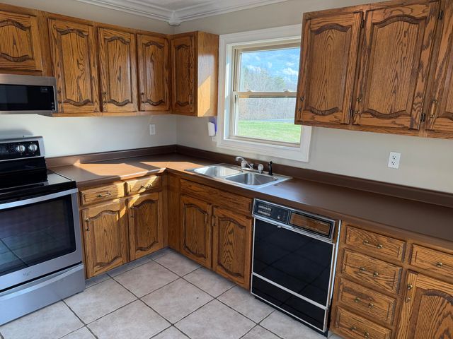 37 Cayenne Lane, London, KY 40741