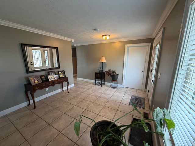 37 Cayenne Lane, London, KY 40741