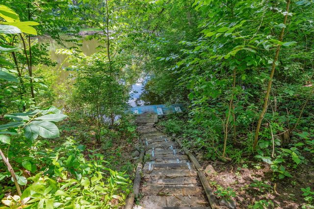 8 Mill Springs, Coatesville, IN 46121