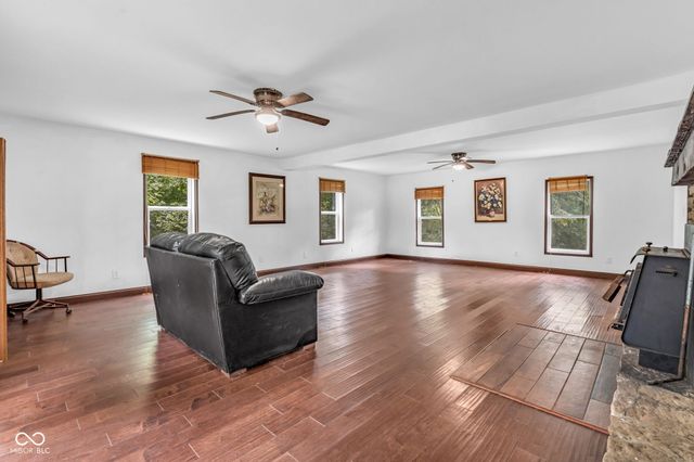 8 Mill Springs, Coatesville, IN 46121