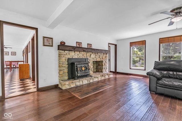 8 Mill Springs, Coatesville, IN 46121