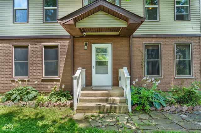 8 Mill Springs, Coatesville, IN 46121
