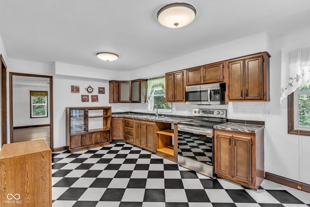 8 Mill Springs, Coatesville, IN 46121