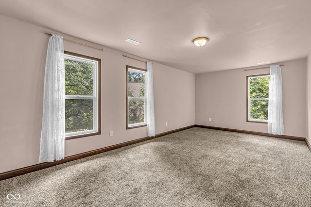 8 Mill Springs, Coatesville, IN 46121