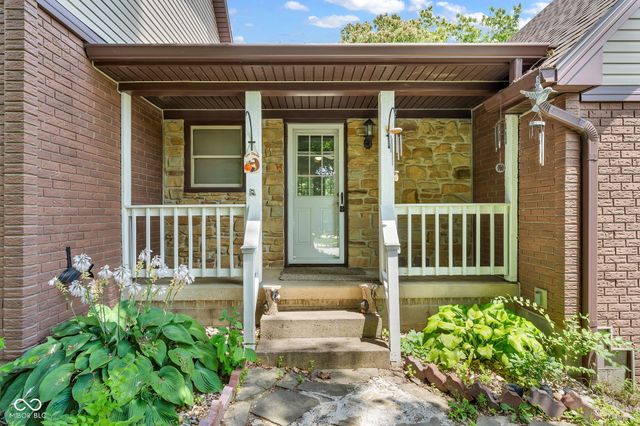 8 Mill Springs, Coatesville, IN 46121