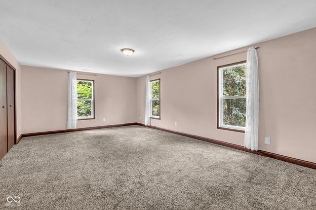 8 Mill Springs, Coatesville, IN 46121