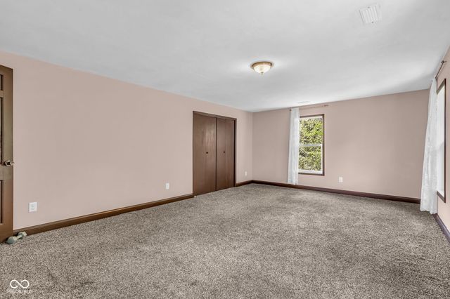 8 Mill Springs, Coatesville, IN 46121