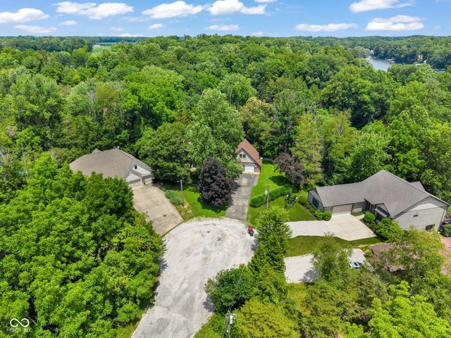 8 Mill Springs, Coatesville, IN 46121