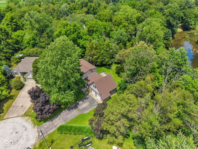 8 Mill Springs, Coatesville, IN 46121