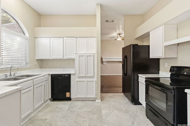 4102 MYSTIC SUNRISE DR, San Antonio, TX 78244