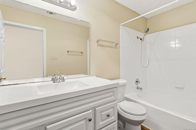 4102 MYSTIC SUNRISE DR, San Antonio, TX 78244