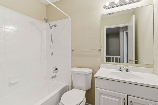 4102 MYSTIC SUNRISE DR, San Antonio, TX 78244