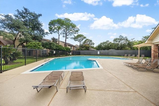 1018 Memorial Village Drive 124, Houston, TX 77024