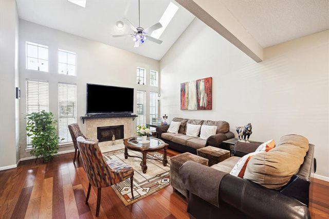 1018 Memorial Village Drive 124, Houston, TX 77024
