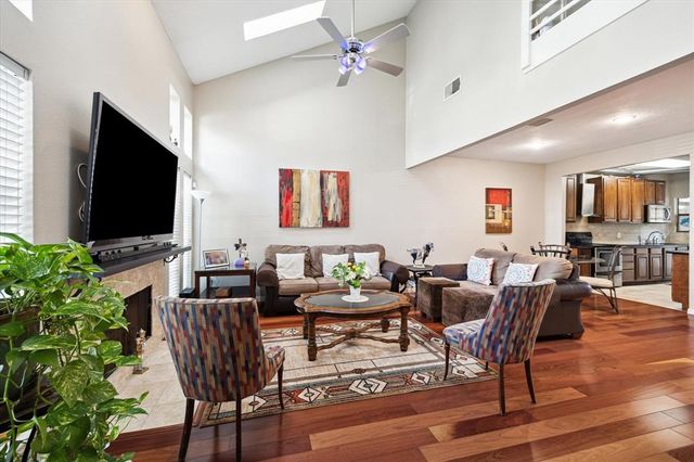 1018 Memorial Village Drive 124, Houston, TX 77024