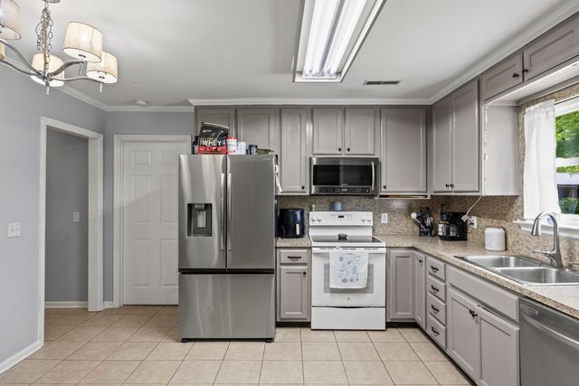 210 S Circle Drive, Lafayette, GA 30728