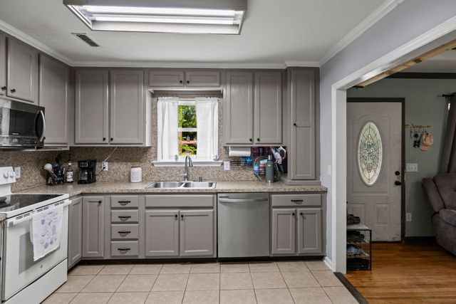 210 S Circle Drive, Lafayette, GA 30728