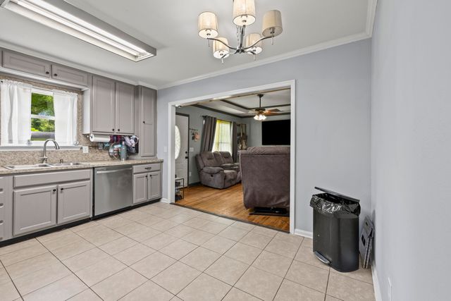 210 S Circle Drive, Lafayette, GA 30728